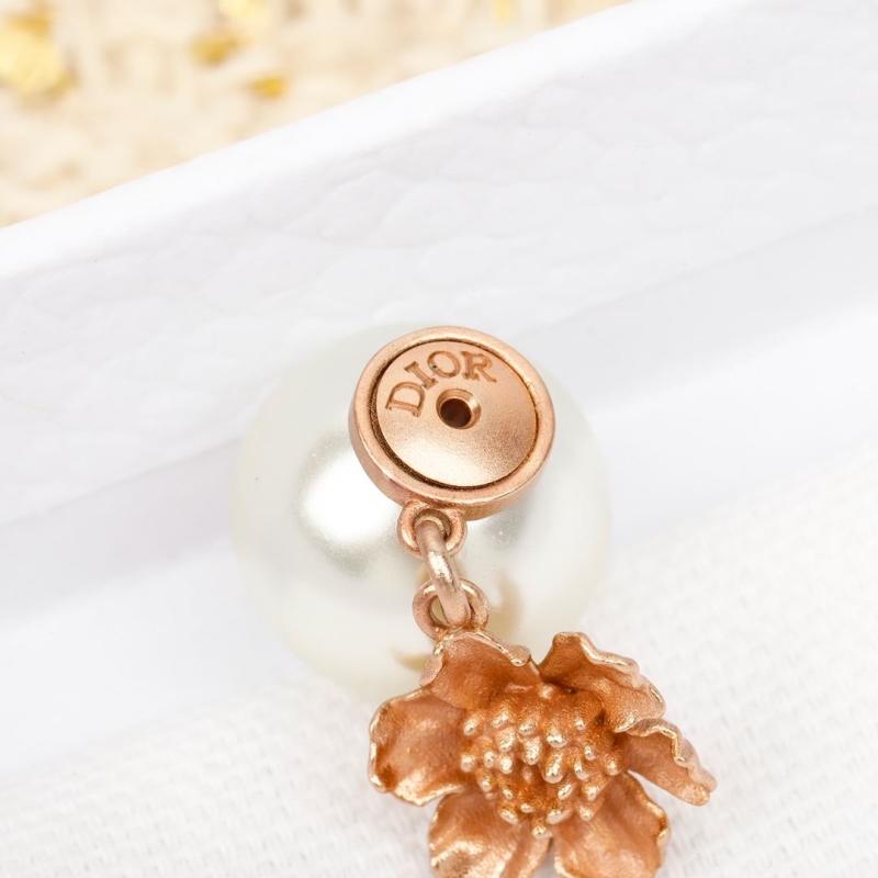 chr1st1an D10r earrings